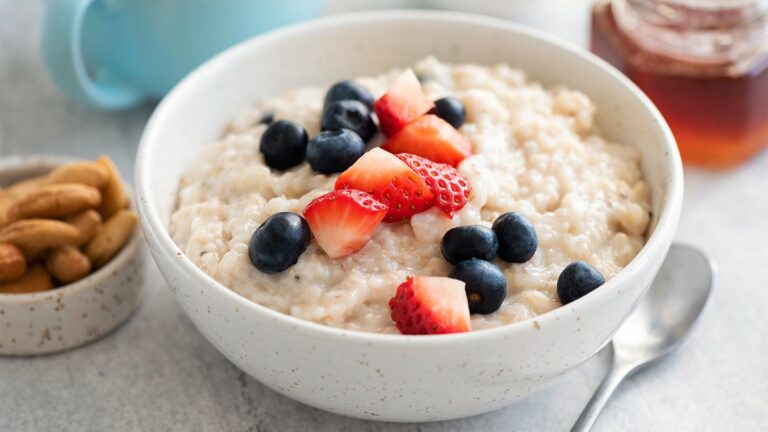 Top 10 Benefits of Oatmeal: A Must-Read for Those in Their Fabulous 40s and Beyond